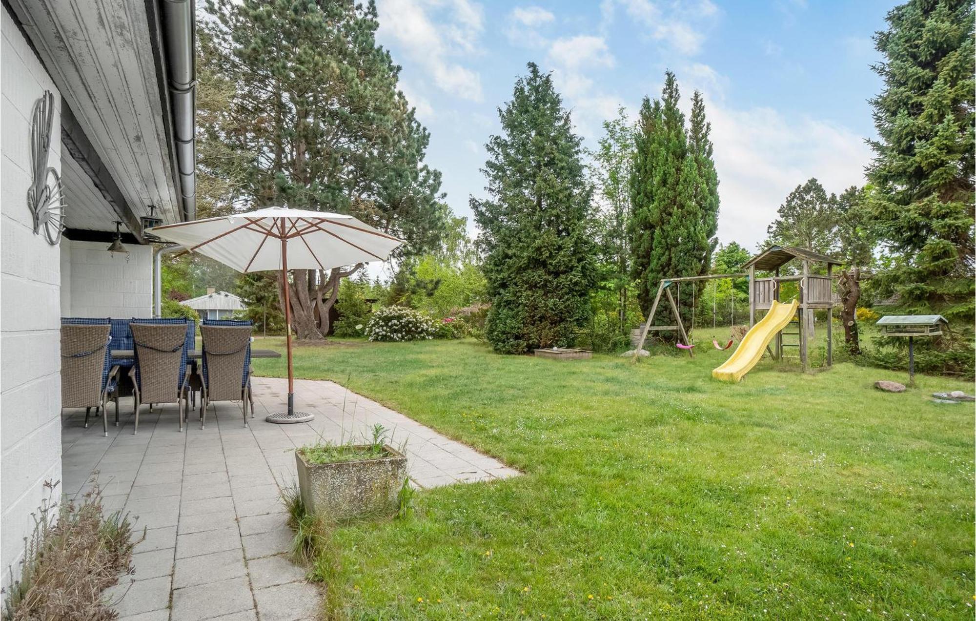 Amazing Home In Kalundborg With Kitchen 외부 사진